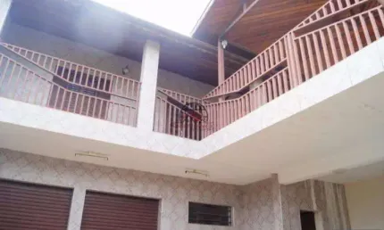 Sobrado para Venda em Caçapava, Vila Menino Jesus, 3 dormitórios, 1 suíte, 3 banheiros, 4 vagas