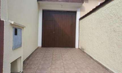 Casa para Venda em Taubaté, Jardim Gurilândia, 2 dormitórios, 2 banheiros, 3 vagas