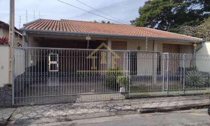 Casa para Venda em Taubaté, Parque São Jorge, 3 dormitórios, 1 suíte, 2 banheiros, 4 vagas