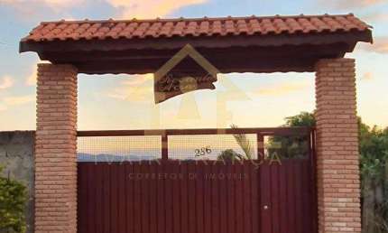 Chácara para Venda em Taubaté, Loteamento Chácaras Ingrid, 3 dormitórios, 3 suítes, 3 banheiros, 15 vagas