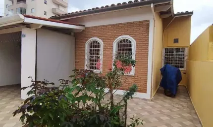 Casa para Venda em Taubaté, Vila Marly, 2 dormitórios, 1 suíte, 3 banheiros, 3 vagas