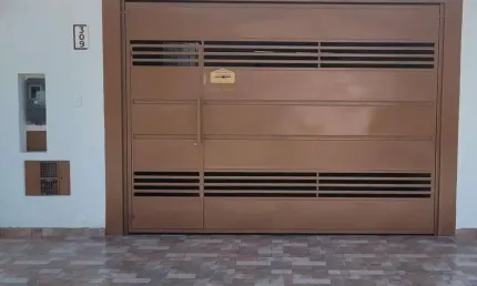 Casa para Venda em Taubaté, Jardim Continental, 2 dormitórios, 1 suíte, 1 banheiro, 2 vagas