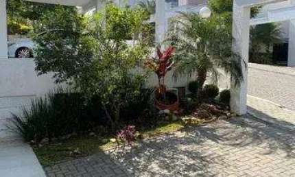 Casa em Condomínio para Venda em Taubaté, Vila Areao, 3 dormitórios, 1 suíte, 3 banheiros, 2 vagas