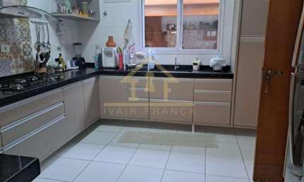 Casa em Condomínio para Venda em Taubaté, Vila Areao, 3 dormitórios, 1 suíte, 2 banheiros, 2 vagas