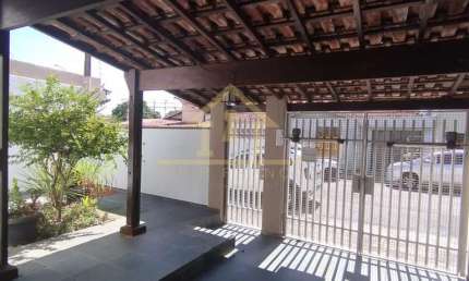Casa para Venda em Taubaté, Centro, 2 dormitórios, 2 banheiros, 1 vaga