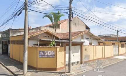 Casa para Venda em Taubaté, Parque Jaraguá, 4 dormitórios, 2 banheiros, 5 vagas