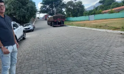 OPORTUNIDADE ÚNICA: 3 LOTES COM 1.906 M² NA AV. VENCESLAU BRAZ OU LOTE DA ESQUINA POR R$450.000,00!