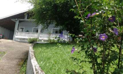 Chácara de Luxo para Venda ou Locação em Taubaté-SP - Bairro Barreiro  3 Quartos, 1 Suíte, 3 Salas, 3 Banheiros, 4 Vagas, 380m².