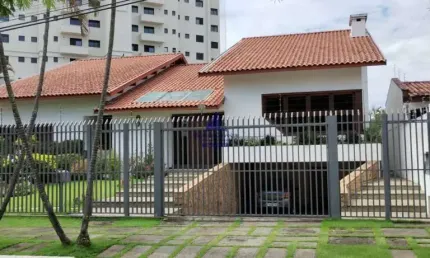 Imperdível oportunidade! Casa comercial à venda em Taubaté-SP, Jardim das Nações: 4 quartos, 2 suítes, 3 salas, 3 banheiros, 4 vagas, 374,96m²
