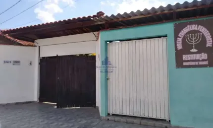 Imperdível! Casa à venda em Taubaté-SP, no bairro Jardim Gurilândia, com 2 quartos, 1 suíte, 1 sala, 2 banheiros, 2 vagas e 167m².
