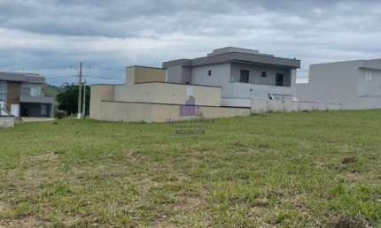 Terreno à venda no Vale dos Cristais, Taubaté  por R$ 150.000