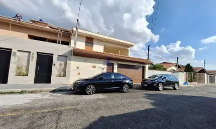CASA COM TRÊS DORMITÓRIOS SENDO UMA SUÍTE-JARDIM ANA EMÍLIA