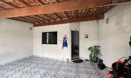 Imperdível oportunidade: Casa à venda na Vila Elvira, Taubaté-SP! 2 quartos, 1 sala, 1 banheiro, 2 vagas, 55m². Agende sua visita agora!