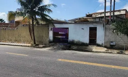 Casa com 3 quartos à venda na Vila São José, Taubaté 