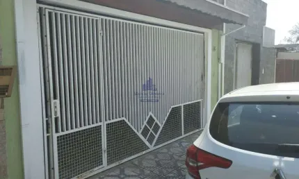 Imperdível oportunidade! Casa à venda em Taubaté-SP, Jardim Independência: 3 quartos, 1 suíte, 1 sala, 2 banheiros, 2 vagas de garagem, 195m².