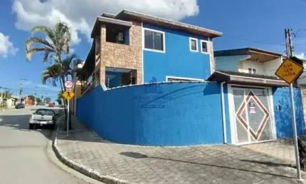 Lindo Sobrado à Venda na Esplanada Independência: 4 Quartos, 1 Suíte, 2 Salas, 2 Banheiros, 255m² - Taubaté-SP.