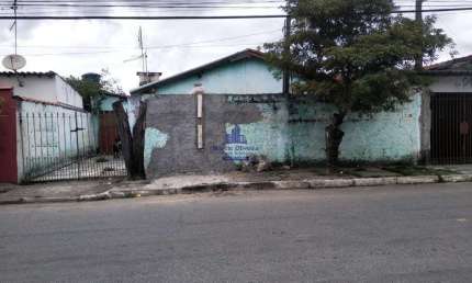 Casa à venda em Tremembé-SP, Loteamento Parque Vera Cruz! para reforma geral ou demolir terreno 10x25=250 metroe