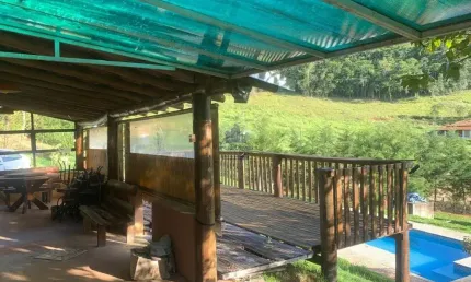 Oportunidade única: Sítio à venda em Taubaté-SP, bairro Sertãozinho, 2 quartos, 1 sala, 2 banheiros, 20.000 hectares!