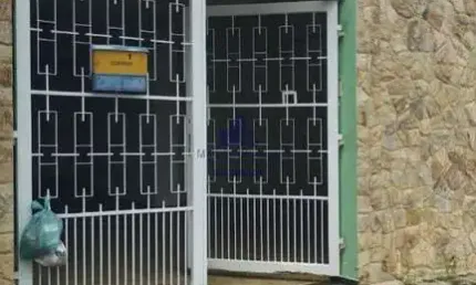 Ponto Comercial para Locação no Centro de Taubaté-SP: 3 Salas, 1 cozinha, 1 área de serviço, 2 Banheiros, 3 Vagas de Garagem, 100m² de Área