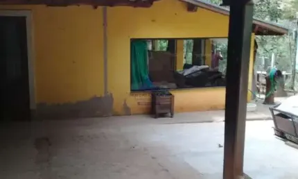 Chácara à venda em Taubaté-SP, bairro Pouso Frio: 5 quartos, 1 suíte, 3 salas, 3 banheiros, 2 vagas de garagem, 100m² de área.