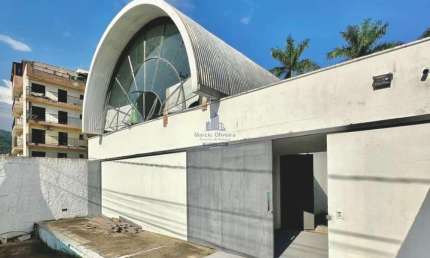 Galpão comercial à venda em Ubatuba, bairro Silop: 1 sala, 1 banheiro, 4 vagas de garagem, 170,00 m² de área.