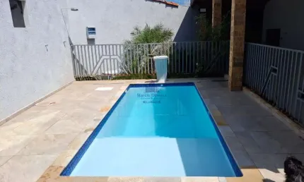 Imperdível casa à venda em Taubaté-SP, Alto do Cristo: 3 quartos, 1 suíte, 1 sala, 3 banheiros, 4 vagas de garagem, 342m²!
