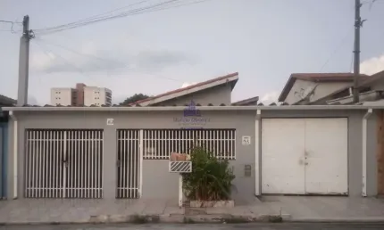 Casa com 4 quartos à venda no Jardim Maria Augusta, Taubaté  por R$ 423.900