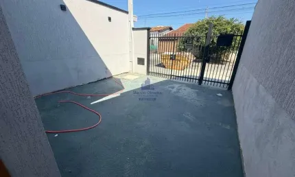 Casa com 2 quartos à venda no Recanto dos Coqueirais, Taubaté  por R$ 380.000