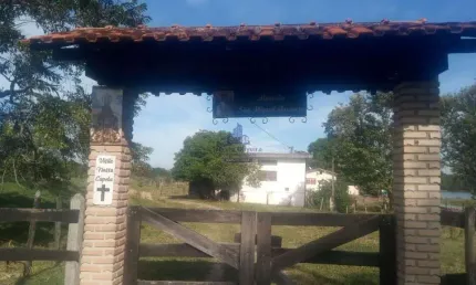 Fazenda à venda em Tremembé-SP: 3 quartos, 1 suíte, 2 salas, 1 banheiro, 10 vagas de garagem em 2.589.400m² de área.