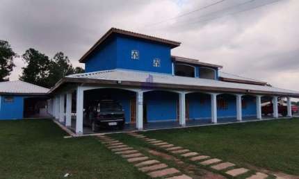 Chácara de luxo à venda em Caçapava-SP, bairro Sítios de Recreio Mantiqueira: 3 quartos, 3 suítes, 3 salas, 4 banheiros, 5 vagas de garagem, 900m².