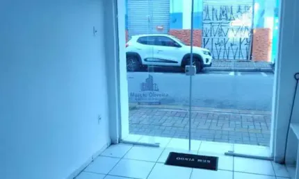 Ótima oportunidade de ponto comercial para locação no Centro de Taubaté-SP: 3 salas, 1 banheiro e 70,00 m² de área!