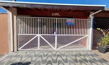 Casa para locação em Taubaté-SP, Parque Senhor do Bonfim: 2 quartos, 1 suíte, 1 sala, 1 banheiro, 1 vaga, 90m². Aproveite!