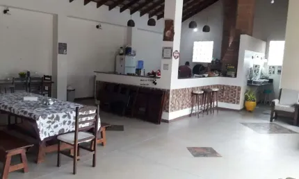 Chácara de luxo no Barreiro, Taubaté-SP: 3 quartos, 3 suítes, 5 banheiros, 250m² de área e 3 vagas. Venha conferir!