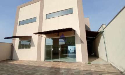 Salão comercial com 290m² à venda em Taubaté-SP, bairro Barreiro: 1 sala, 3 banheiros, 3 vagas de garagem!
