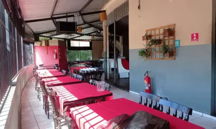 Excelente oportunidade! Ponto comercial à venda em Taubaté-SP, bairro Bonfim, com 2 banheiros e 200m².