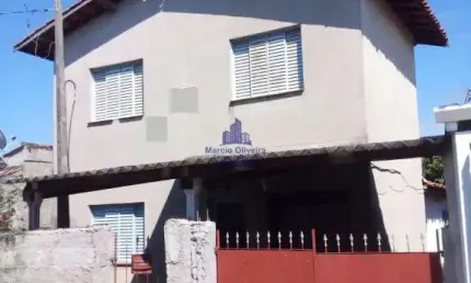 Casa venda com terreno em 250m² e local privilegiado.