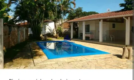 Casa ampla no Centro de Tremembé, comercial ou residencial!
