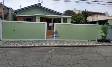 Casa com 4 quartos à venda na Vila das Jabuticabeiras, Taubaté 