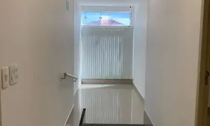 Excelente Sala comercial  para locação,  sobreloja, com 120 metros, elevador, 2  banheiro, 1 sala e