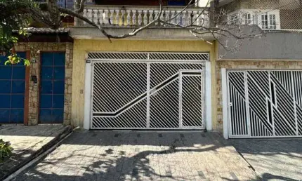 Lindo sobrado à venda, com 4 dormitórios e 2 vagas de garagem, na região do Parque Continental II,