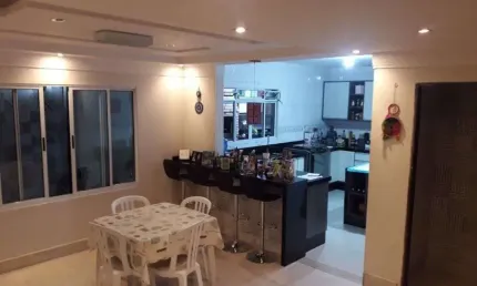 Sobrado em excelente estado de conservação, são 140 metros quadrados de área construída à venda, Ja