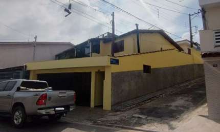 Sobrado à venda perfeito para quem busca espaço, Jardim Santa Mena, Guarulhos, SP