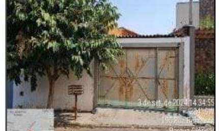 Casa à venda na Rua Belmonte, Parque Glória V, Catanduva