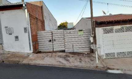 Casa à venda na Rua Antonio das Graças Generoso, Cidade Aracy, São Carlos