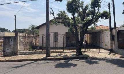 Casa à venda 4 Quartos, 2 Vagas, 10M², CENTRO, REGENTE FEIJO - SP
