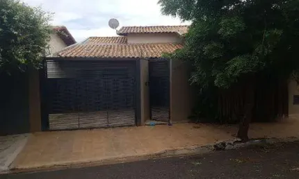 Casa à venda 3 Quartos, 10M², PARQUE UNIVERSITARIO, FERNANDOPOLIS - SP