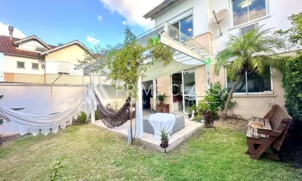 Casa em condomínio fechado com 3 quartos à venda na Avenida Açucena, 650, Moinhos De Vento, Canoas por R$ 949.990