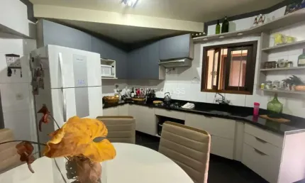 Casa com 3 quartos para alugar na rua marco aurélio hidalgo, 17, nossa senhora das graças, canoas por r$ 6.700