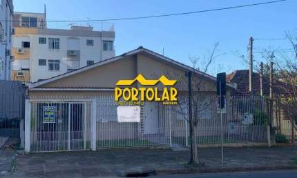 Casa com 3 quartos para alugar no São Sebastião, Porto Alegre  por R$ 4.800