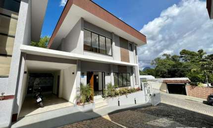 Casa em Condomínio para Venda em Teresópolis, Várzea, 4 dormitórios, 3 suítes, 3 banheiros
